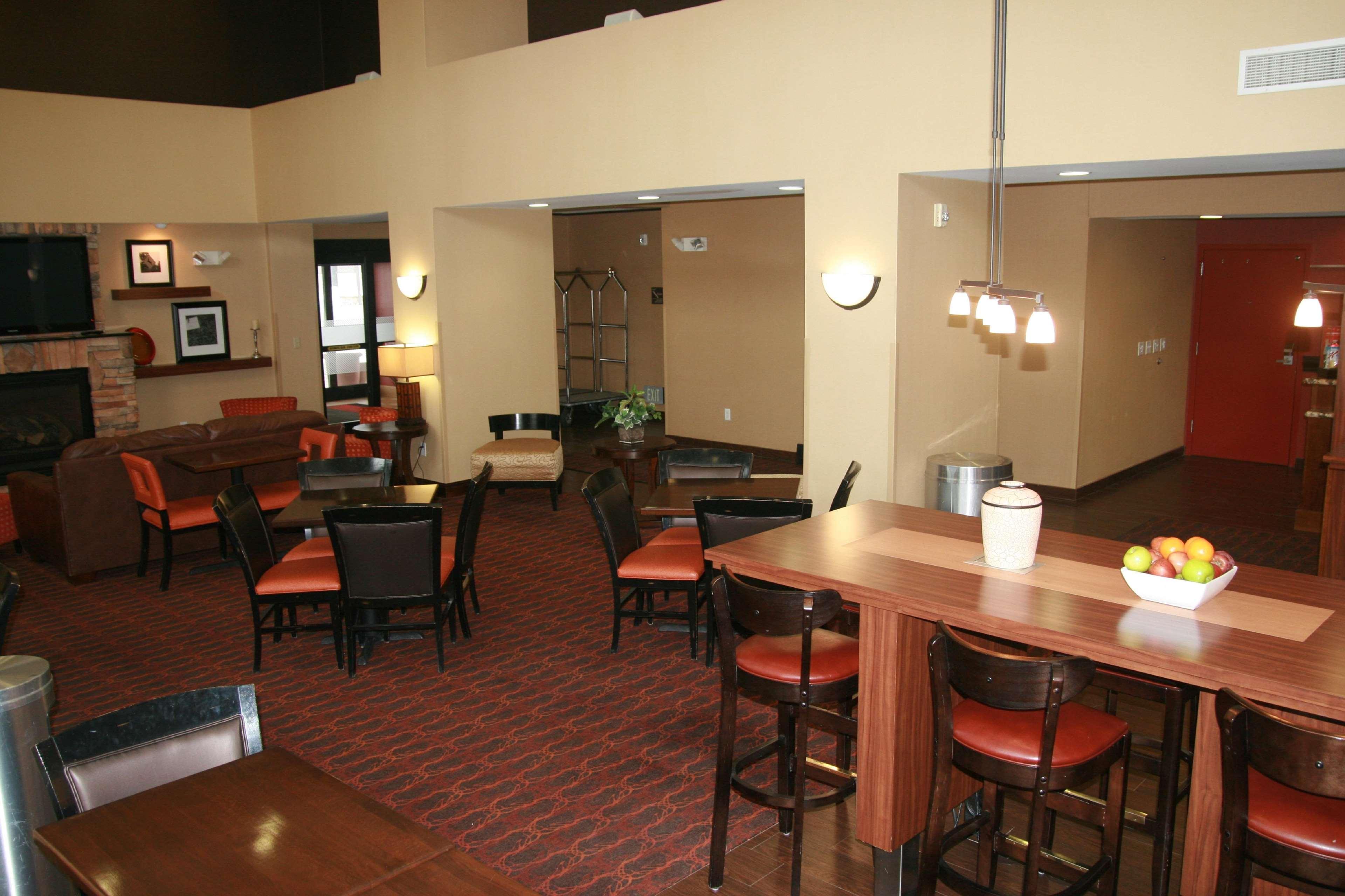 Hampton Inn & Suites Aberdeen Esterno foto