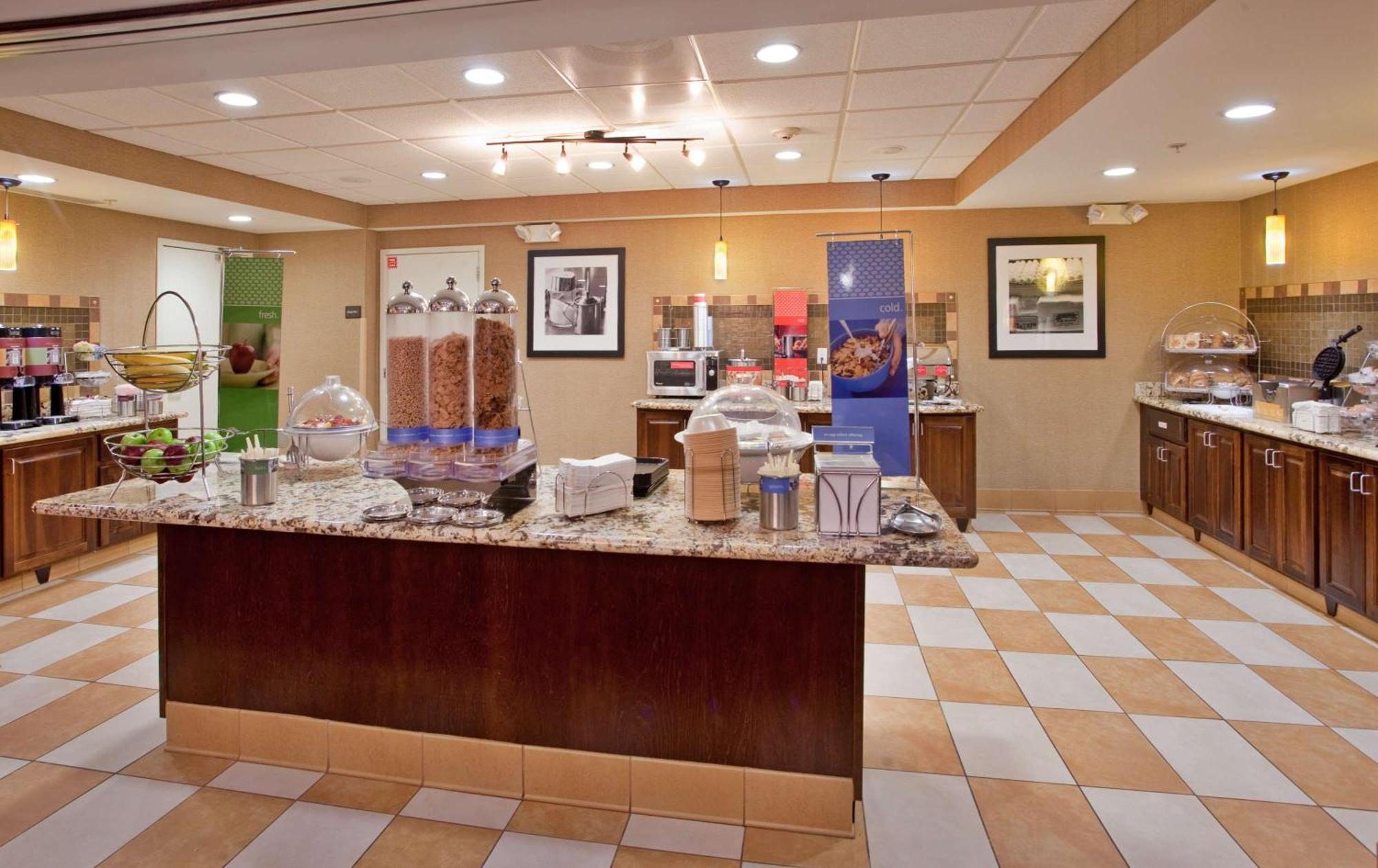 Hampton Inn & Suites Aberdeen Esterno foto